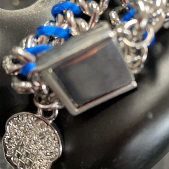 Blue and silver bracelet with a magnet closure - Picture 3 of 4